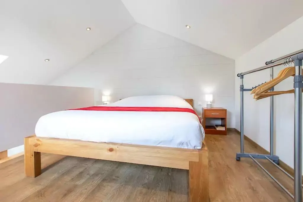 Domaine des Ecuries - Appartements meublés à Talloires 0*,  France